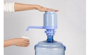 Механическая помпа для бутилированной воды: как выбрать, и как правильно ею пользоваться?